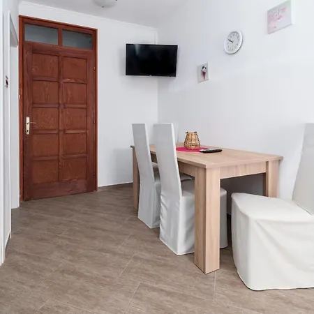 Rab 17684a Apartamento Banjol